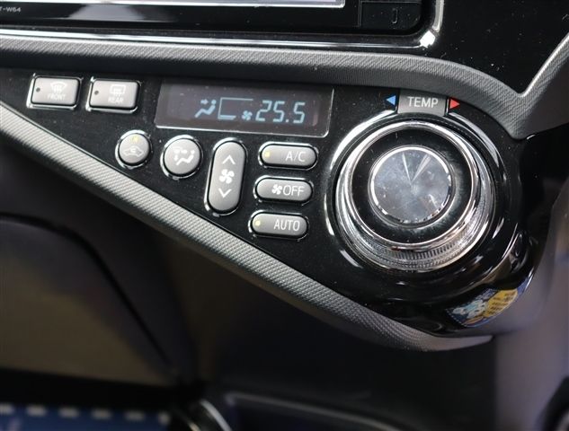 TOYOTA AQUA 2016 Image 31