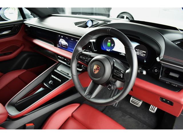 PORSCHE MACAN ELECTR 2025 Image 31