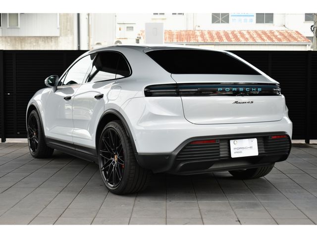 PORSCHE MACAN ELECTR 2025 Image 31