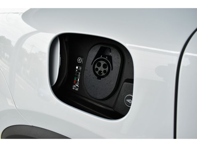 PORSCHE MACAN ELECTR 2025 Image 31