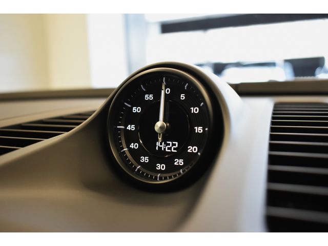 PORSCHE MACAN ELECTR 2025 Image 31