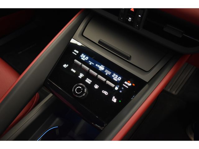 PORSCHE MACAN ELECTR 2025 Image 31