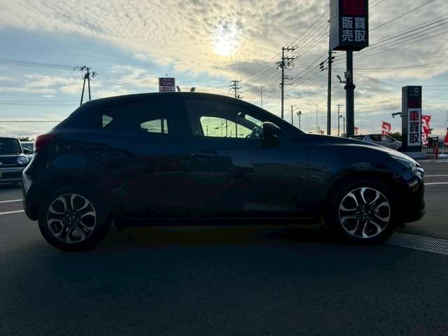 MAZDA DEMIO 2014 Image 31