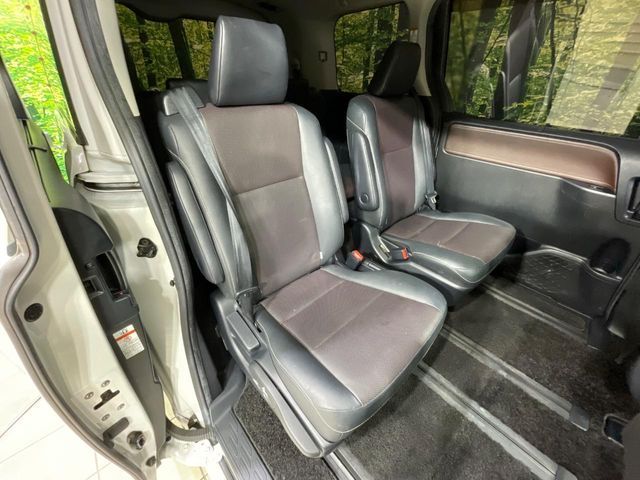 TOYOTA ESQUIRE HYBRID 2015 Image 31