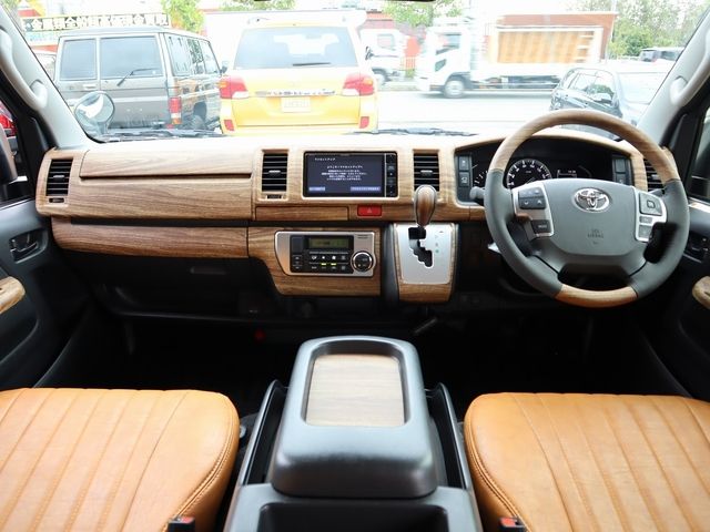 TOYOTA HIACE VAN 4WD 2023 Image 31