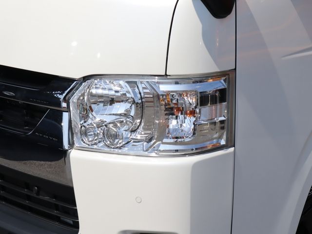TOYOTA HIACE VAN 4WD 2023 Image 31