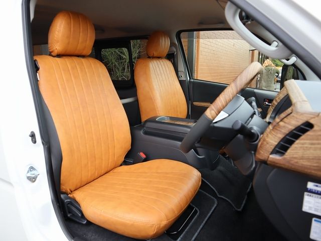 TOYOTA HIACE VAN 4WD 2023 Image 31