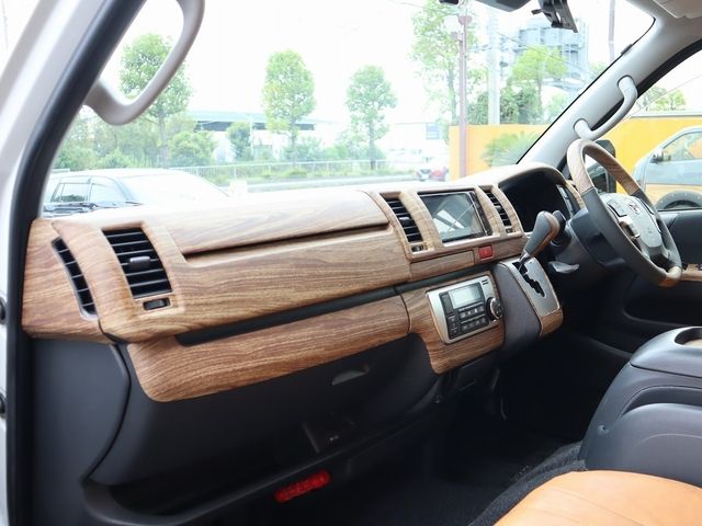 TOYOTA HIACE VAN 4WD 2023 Image 31