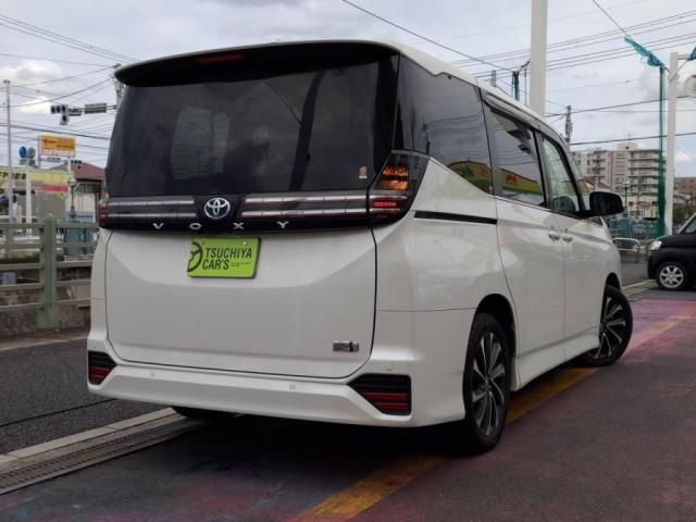 TOYOTA VOXY HYBRID 2022 Image 31