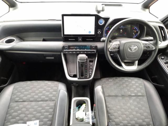 TOYOTA VOXY HYBRID 2022 Image 31