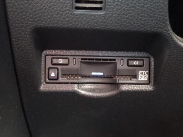 TOYOTA VOXY HYBRID 2022 Image 31