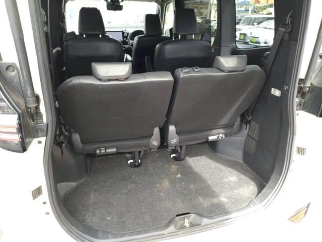 TOYOTA VOXY HYBRID 2022 Image 31