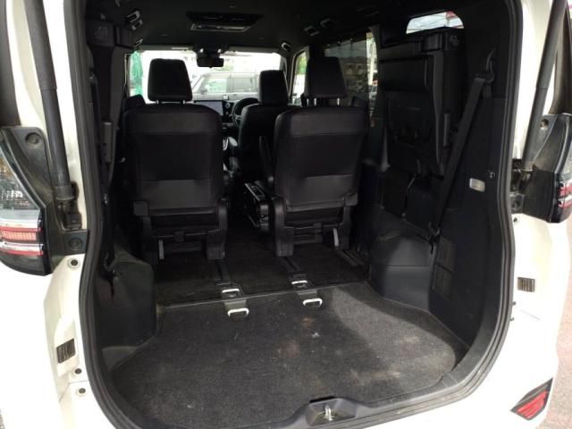 TOYOTA VOXY HYBRID 2022 Image 31