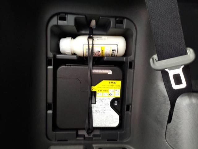 TOYOTA VOXY HYBRID 2022 Image 31