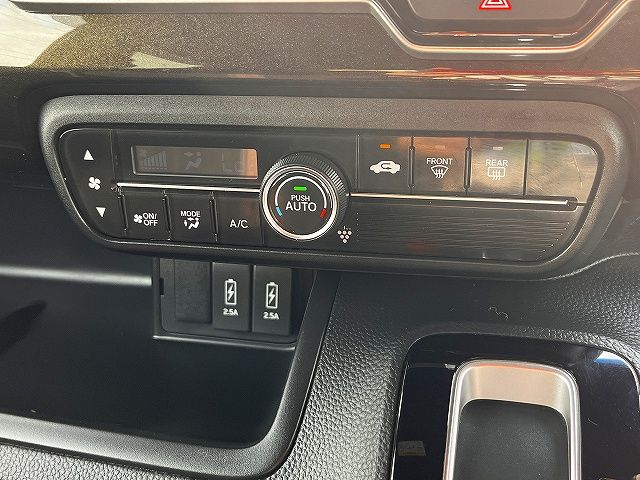 HONDA N BOX CUSTOM 2017 Image 31