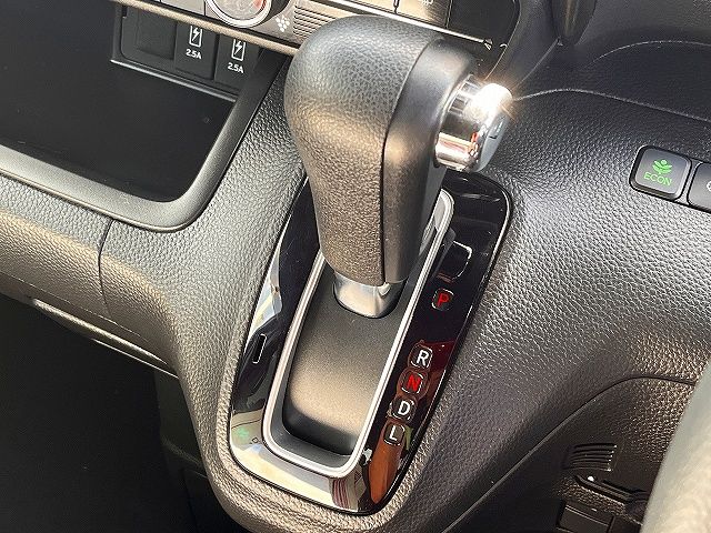 HONDA N BOX CUSTOM 2017 Image 31