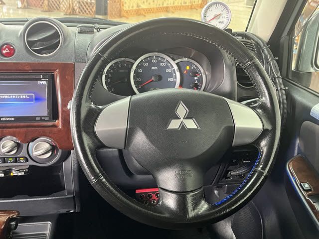 MITSUBISHI PAJERO MINI 4WD 2011 Image 31