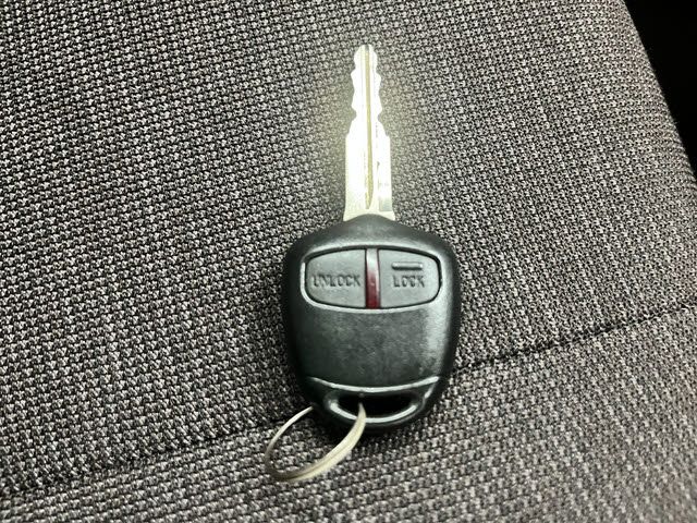 MITSUBISHI PAJERO MINI 4WD 2011 Image 31