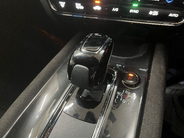 HONDA VEZEL HYBRID 2018 Image 31