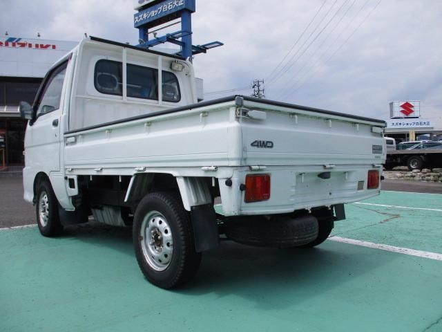 DAIHATSU HIJET TRUCK 4WD 2003 Image 31
