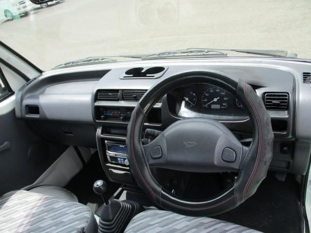 DAIHATSU HIJET TRUCK 4WD 2003 Image 31