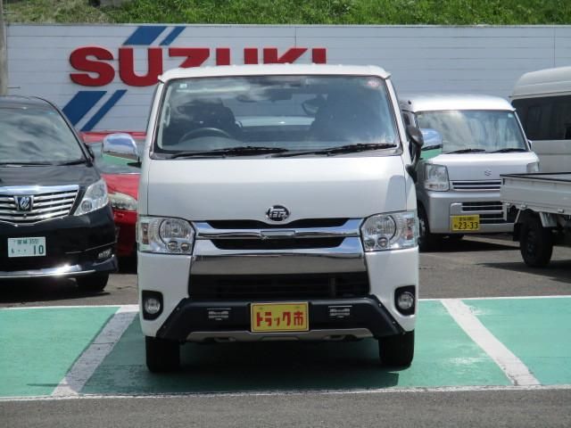 TOYOTA HIACE REGIUS WGN 4WD 2018 Image 31