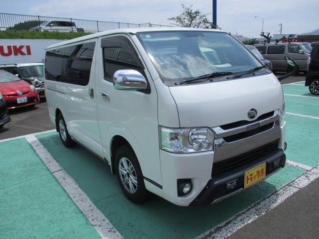 TOYOTA HIACE REGIUS WGN 4WD 2018 Image 31