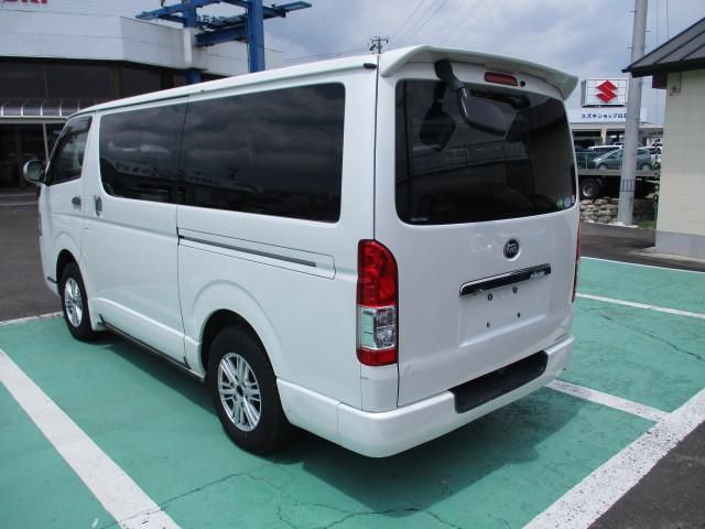 TOYOTA HIACE REGIUS WGN 4WD 2018 Image 31