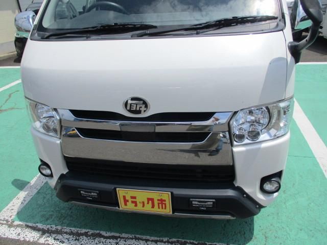 TOYOTA HIACE REGIUS WGN 4WD 2018 Image 31