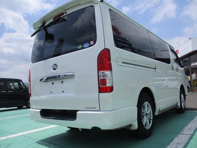 TOYOTA HIACE REGIUS WGN 4WD 2018 Image 31
