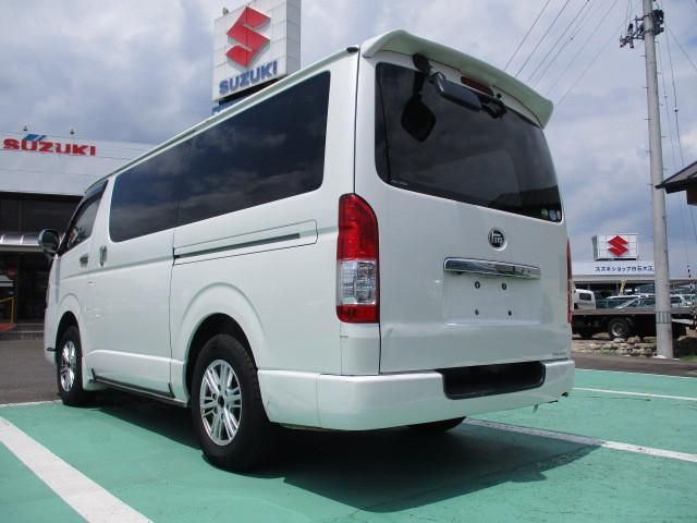 TOYOTA HIACE REGIUS WGN 4WD 2018 Image 31