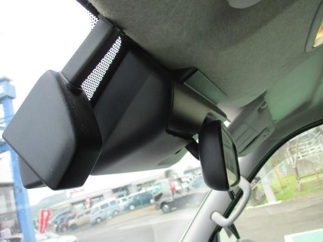 TOYOTA HIACE REGIUS WGN 4WD 2018 Image 31