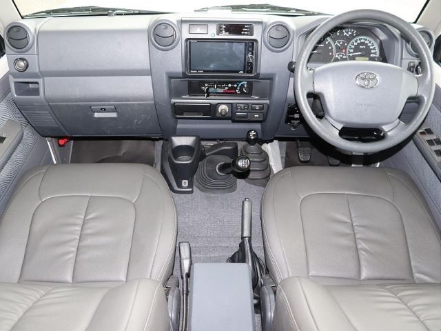 TOYOTA LANDCRUISER VAN 2014 Image 31