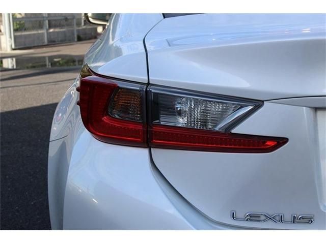 TOYOTA LEXUS RC300H 2016 Image 31
