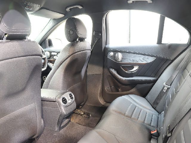 MERCEDES BENZ MERCEDES AMG C CLASS 2018 Image 31