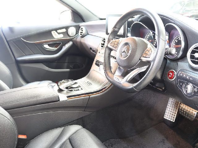 MERCEDES BENZ MERCEDES AMG C CLASS 2018 Image 31