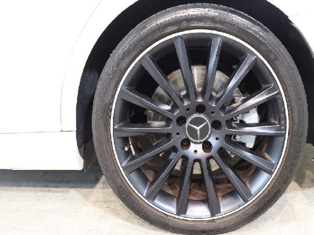 MERCEDES BENZ MERCEDES AMG C CLASS 2018 Image 31