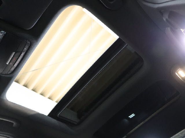 MERCEDES BENZ MERCEDES AMG C CLASS 2018 Image 31