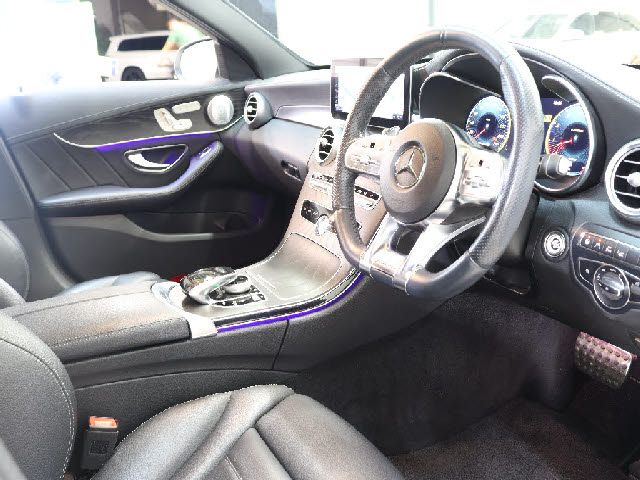 MERCEDES BENZ MERCEDES AMG C CLASS 2018 Image 31