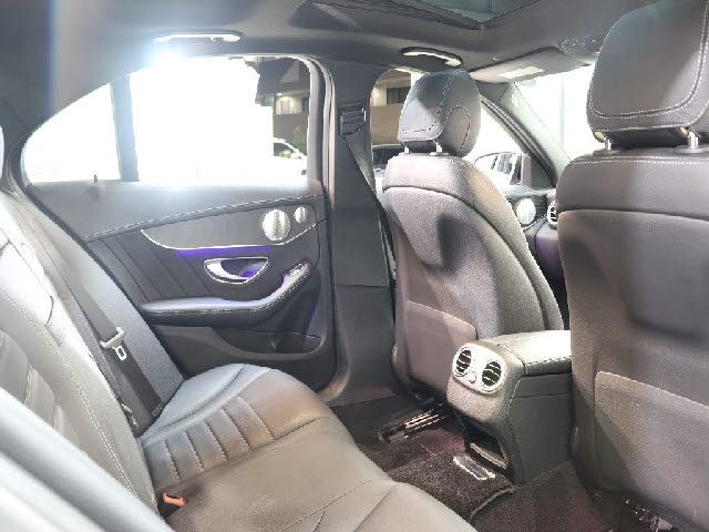 MERCEDES BENZ MERCEDES AMG C CLASS 2018 Image 31
