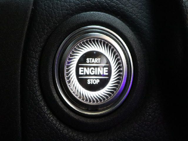 MERCEDES BENZ MERCEDES AMG C CLASS 2018 Image 31