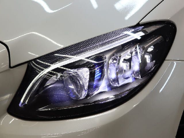 MERCEDES BENZ MERCEDES AMG C CLASS 2018 Image 31