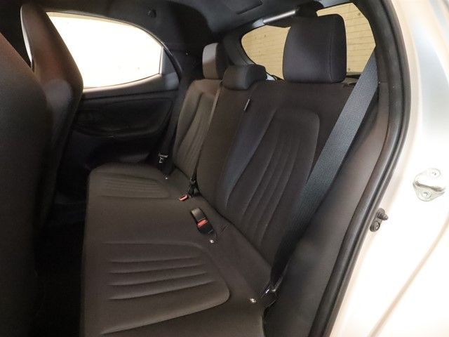 TOYOTA YARIS HYBRID 2020 Image 31