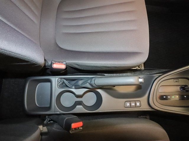 TOYOTA YARIS HYBRID 2020 Image 31