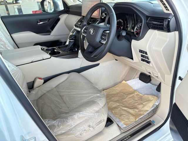 TOYOTA LANDCRUISER WAGON 2024 Image 31