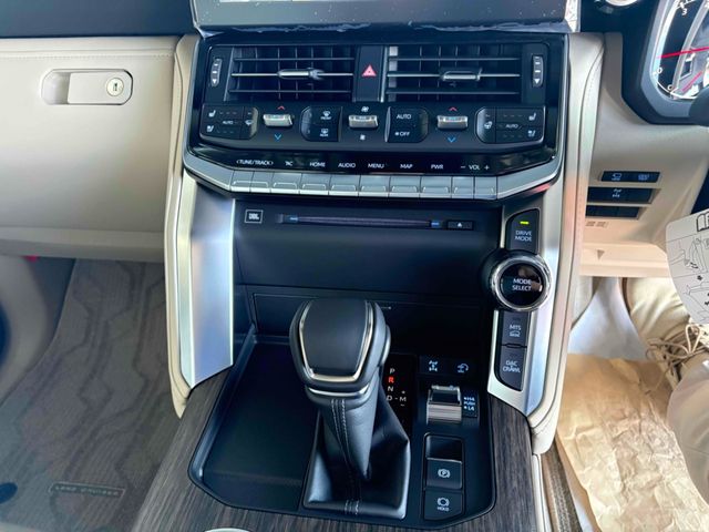 TOYOTA LANDCRUISER WAGON 2024 Image 31