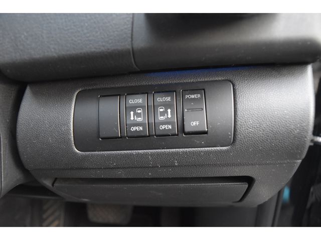 MAZDA MPV 2006 Image 31