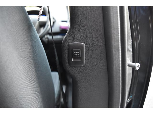 MAZDA MPV 2006 Image 31