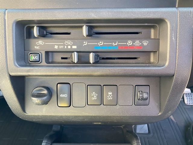 DAIHATSU HIJET TRUCK 4WD 2019 Image 31