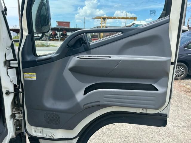 MITSUBISHI CANTER 2016 Image 31